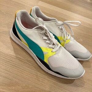 Men’s Puma Sneakers, size 11